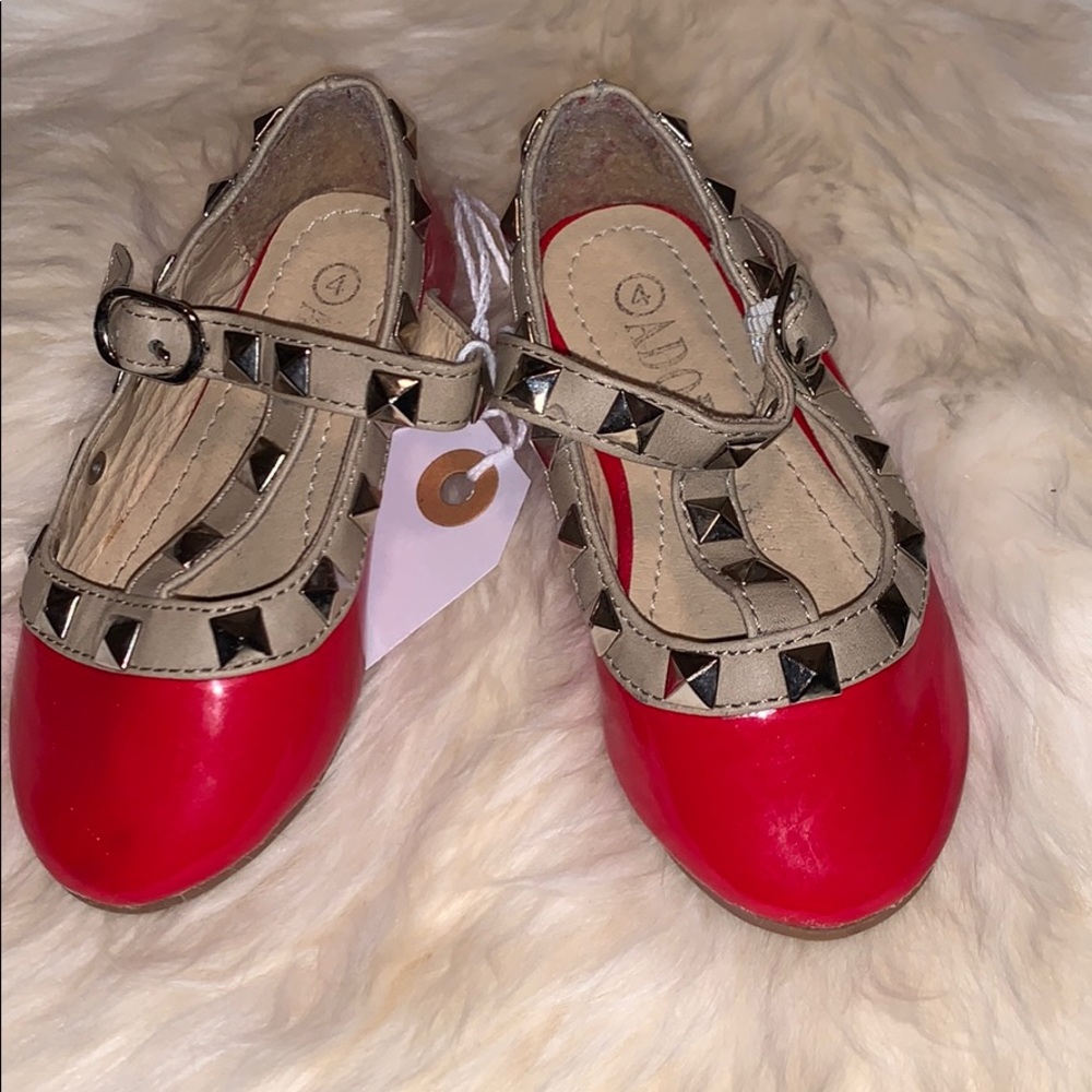 Cute shoes! Perfect for Holidays